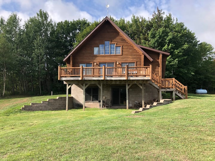 Calumet Log Cabin - Keweenaw Peninsula Airbnb